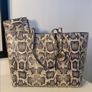 NWT Kurt Geiger Chelsea Shopper Bag & Pouch